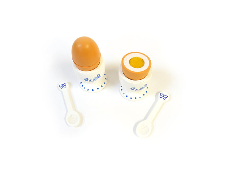 Tazas de huevo con huevos